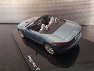 Auto's Jaguar F-Type V8 S Convertible Schaal 1:43