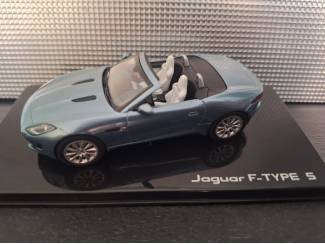 Auto's Jaguar F-Type V8 S Convertible Schaal 1:43