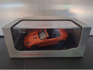 Auto's Jaguar F-Type V8 S Convertible Schaal 1:43