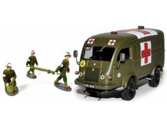 Renault 1000kg Ambulance 1950 +3 figuren Schaal 1:43