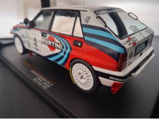 Auto's Lancia Delta Integrale 16V #4 Martini Schaal 1:18