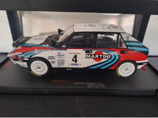 Auto's Lancia Delta Integrale 16V #4 Martini Schaal 1:18