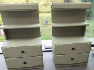 2 leuke nachtkastjes voor eventueel de kinderkamer