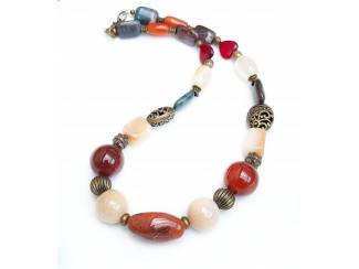 Ketting van natuursteen