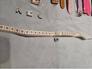 Kralen en Sieraden maken 18 armbanden met heel veel letters