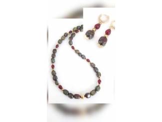 Ketting van natuursteen