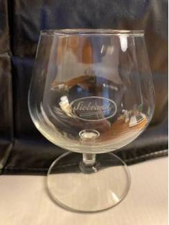 Glas en Borrelglaasjes 33  glazen