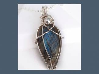 Hanger met labradoriet