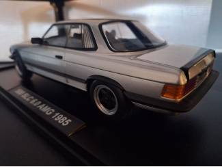 Auto's Mercedes Benz 500 SEC 6.0 AMG C107 1985 Schaal 1:18