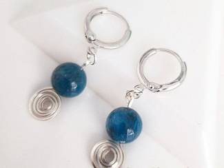 Oorbellen Sterling zilveren oorringen met blue apatiet