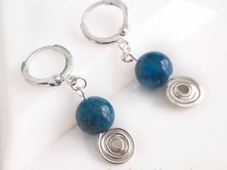 Oorbellen Sterling zilveren oorringen met blue apatiet