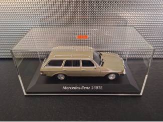 Auto's Mercedes Benz W123 T Model 1982 Schaal 1:43