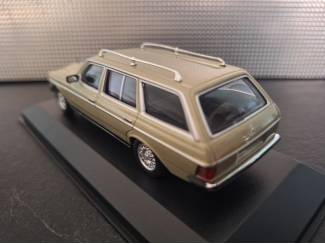 Auto's Mercedes Benz W123 T Model 1982 Schaal 1:43