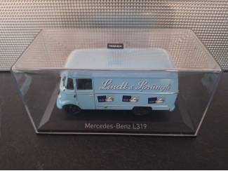 Auto's Mercedes Benz L319 1957 Schaal 1:43