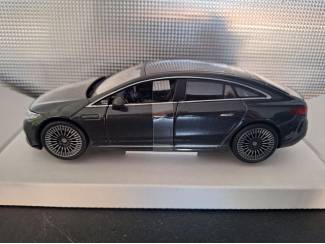 Auto's Mercedes Benz EQS Sedan 2022 Schaal 1:24