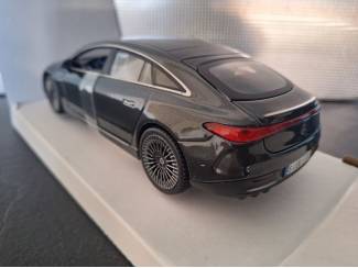 Auto's Mercedes Benz EQS Sedan 2022 Schaal 1:24