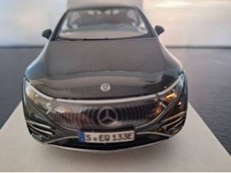 Auto's Mercedes Benz EQS Sedan 2022 Schaal 1:24