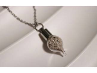 As sieraad, ketting.