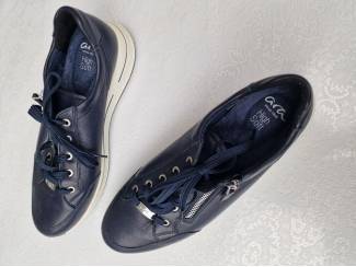 Sneaker donkerblauw, maat 43