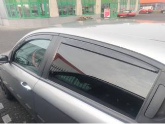 Alfa Romeo onderdelen Zijwindschermen raamspoilers visors donker alfa romeo oa 147