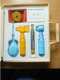 Speelgoed vintage fischer price medical kit