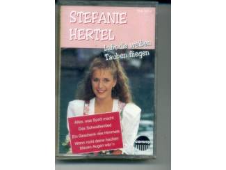 Cassettebandjes Stefanie Hertel &ndash; La&szlig;t Die Wei&szlig;en Tauben Fliegen 14 nrs ZGAN