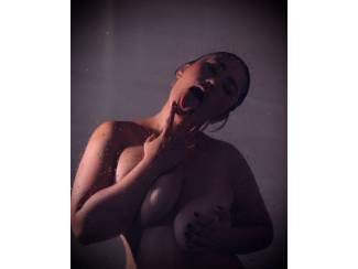 Contacten Rotterdam'ın kalbindeki en pop&uuml;ler salon, &ouml;zel otoparklı