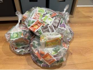 Theezakjes Vele zakken lege theezakjes diverse merken knutselen verzamelen