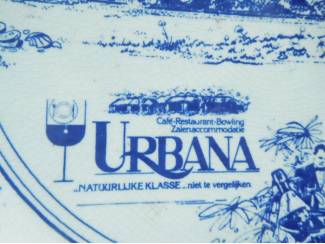 Curiosa delfts blauw bord Caf&eacute; restaurant Urbana Zwolle rond ca .30 cm