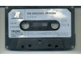Cassettebandjes Nicole 2 cassettes &euro;3,50 per stuk en 2 voor &euro;6,00 ZGAN