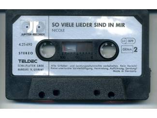 Cassettebandjes Nicole 2 cassettes &euro;3,50 per stuk en 2 voor &euro;6,00 ZGAN