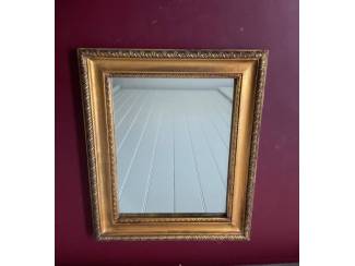 Spiegel met brocante lijst