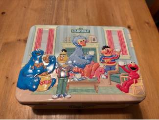 Blikken Pickwick Sesamstraat Koekblik met reli&euml;f deksel