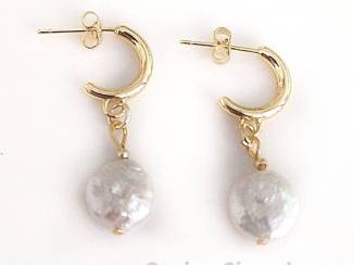 Oorbellen Vergulde oorstekers met parels