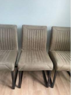 Stoelen 3 eetkamer stoelen