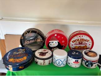 Blikken 24 blikken, oud en nieuw, bus en blik, diverse soorten, los t.k.