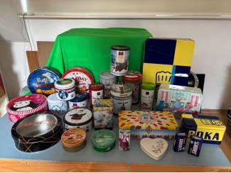 Blikken 24 blikken, oud en nieuw, bus en blik, diverse soorten, los t.k.