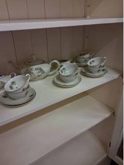 Servies compleet zeer mooi oud 12 delig thee servies