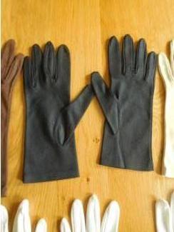 Oma's tijd 7 paar mooie vintage handschoenen