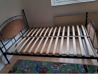 Slaapkamer | Bedden goed stevig ijzeren bed