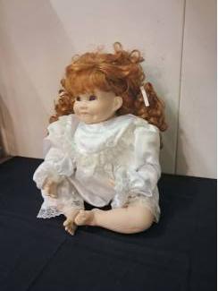 2 zeer  mooie poppen