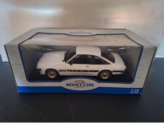 Auto's Opel Manta B Sport 1880 Schaal 1:18