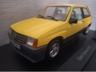 Opel Corsa A SR 1983 Schaal 1:18