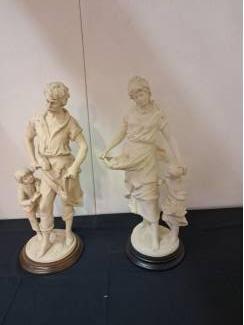 2 zeer mooie gave beelden op houten voet