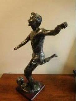 Balsporten mooi groot beeld van een voetballer