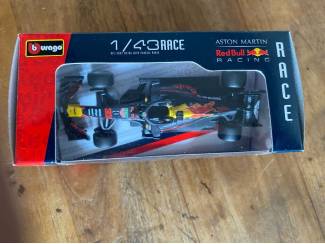 Formule 1 Red Bull RB14 - Max Verstappen - Aston Martin