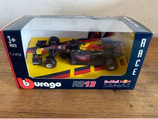 Red Bull RB13 - Max Verstappen - Aston Martin