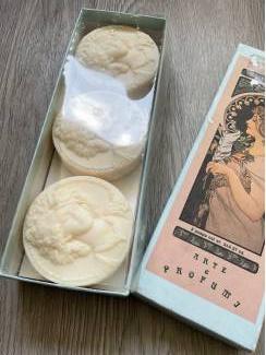 Lichaamsverzorging Set van drie &ldquo;Arte e Profumi" zepen