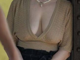 Contacten Gezocht: vrouw met  hangende borsten!