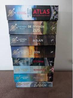 Romans Alle 8 boeken uit de populaire 'De Zeven Zussen' serie van Lucind